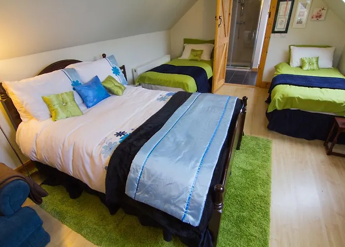 The Thatched Couette-café *