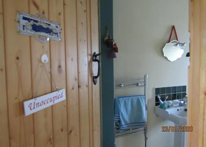 The Thatched Couette-café *